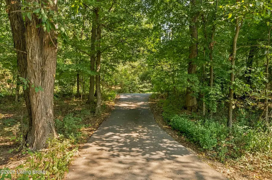 1071 Tanglewood Rd, Shepherdsville, KY 40165 - #3