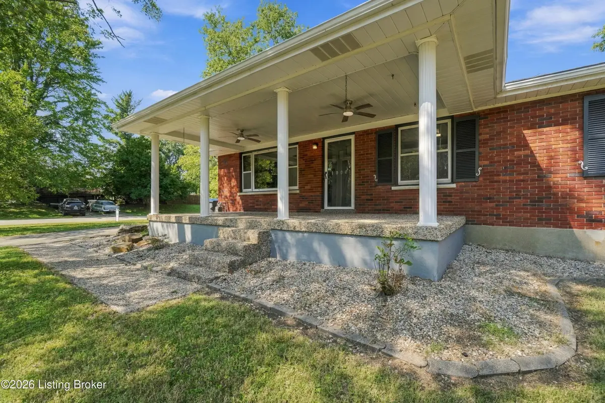 10001 Vega Ln, Louisville, KY 40272 - #1