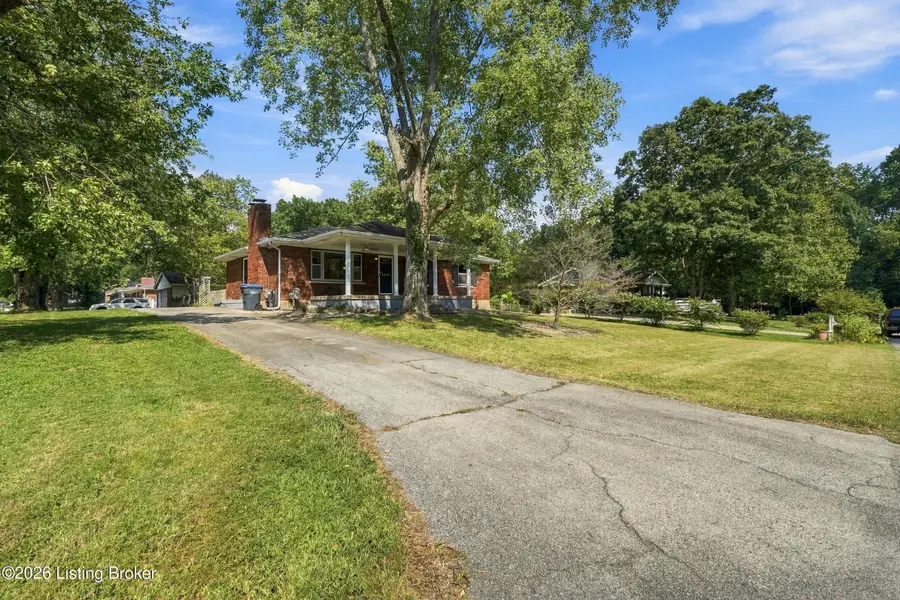 10001 Vega Ln, Louisville, KY 40272 - #2