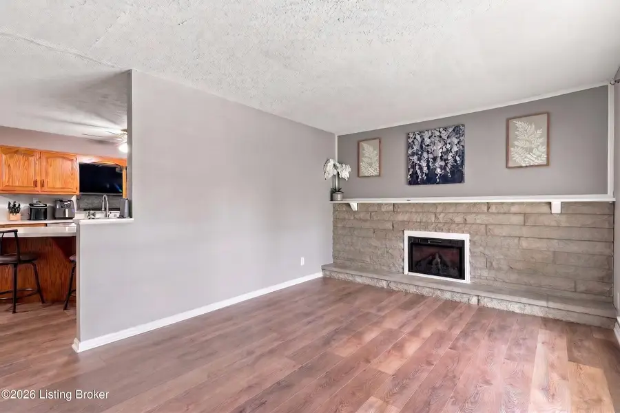 5612 Sterling Dr, Louisville, KY 40216 - #3