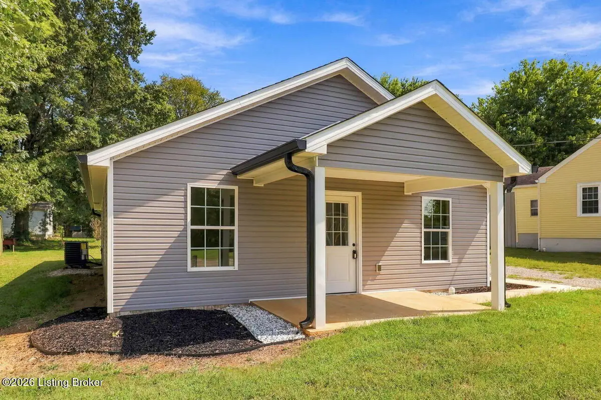 321 S Greensburg St, Hodgenville, KY 42748 - #1