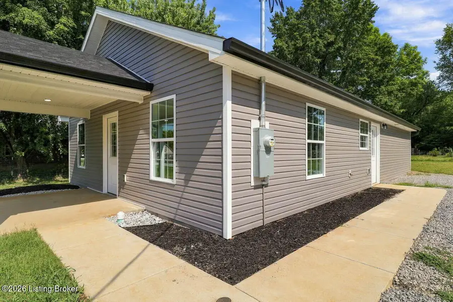 321 S Greensburg St, Hodgenville, KY 42748 - #3