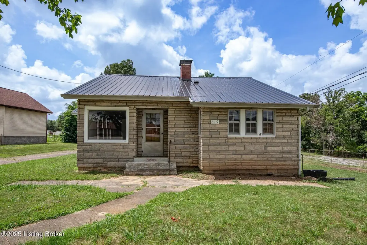619 S Wilson Rd, Radcliff, KY 40160 - #1