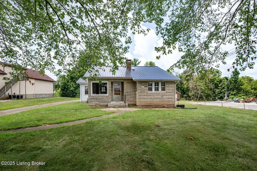 619 S Wilson Rd, Radcliff, KY 40160 - #2