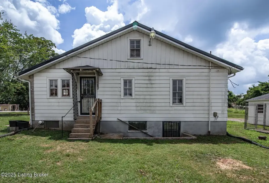 619 S Wilson Rd, Radcliff, KY 40160 - #3