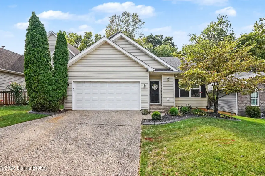 10400 Pinoak View Dr, Jeffersontown, KY 40299 - #2