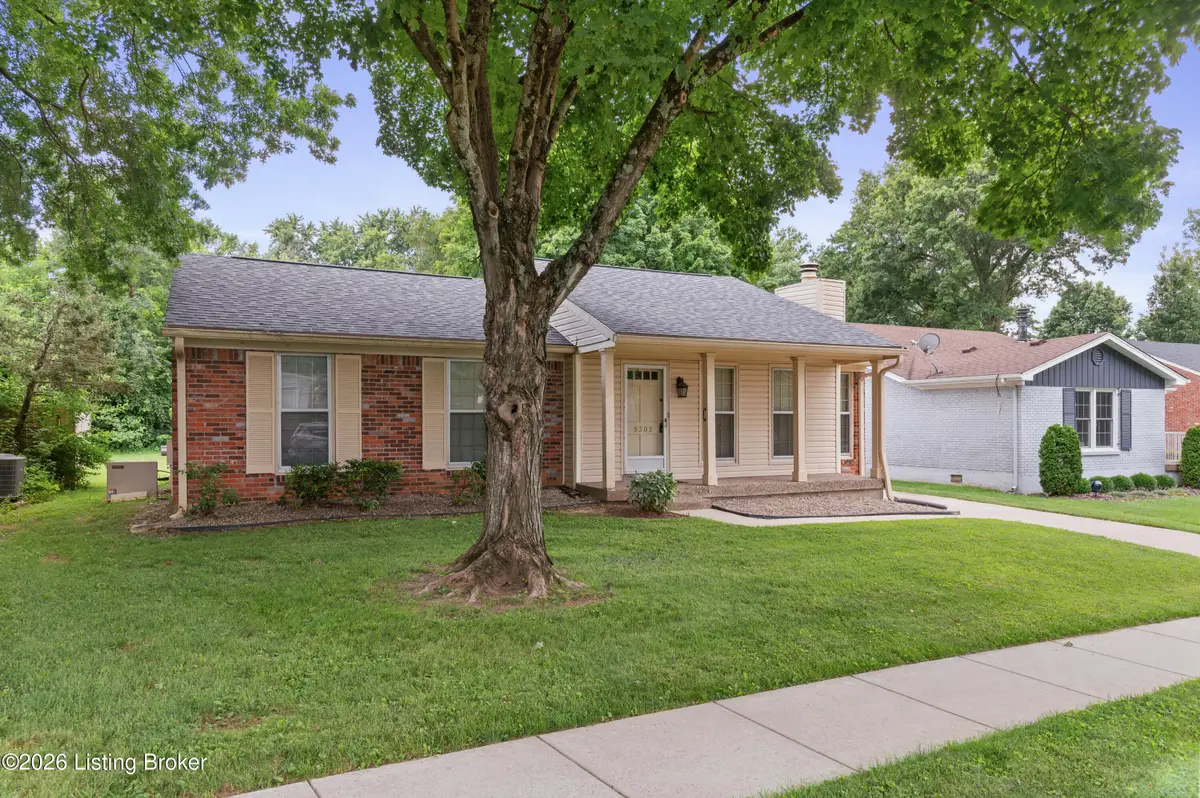 9302 Marse Henry Dr, Jeffersontown, KY 40299 - #1