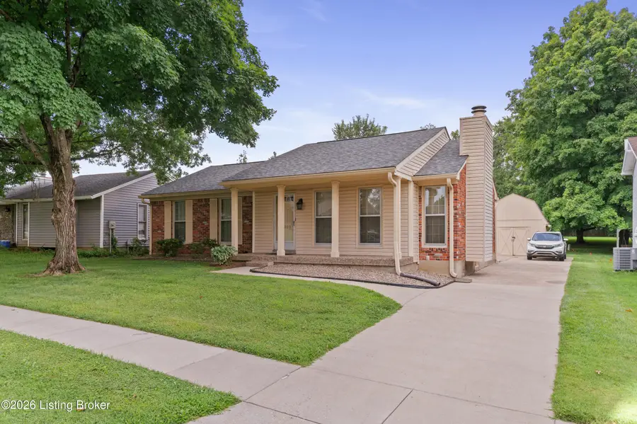 9302 Marse Henry Dr, Jeffersontown, KY 40299 - #2