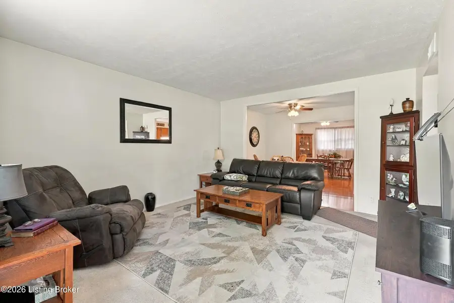 177 Springwood Dr, Louisville, KY 40229 - #3