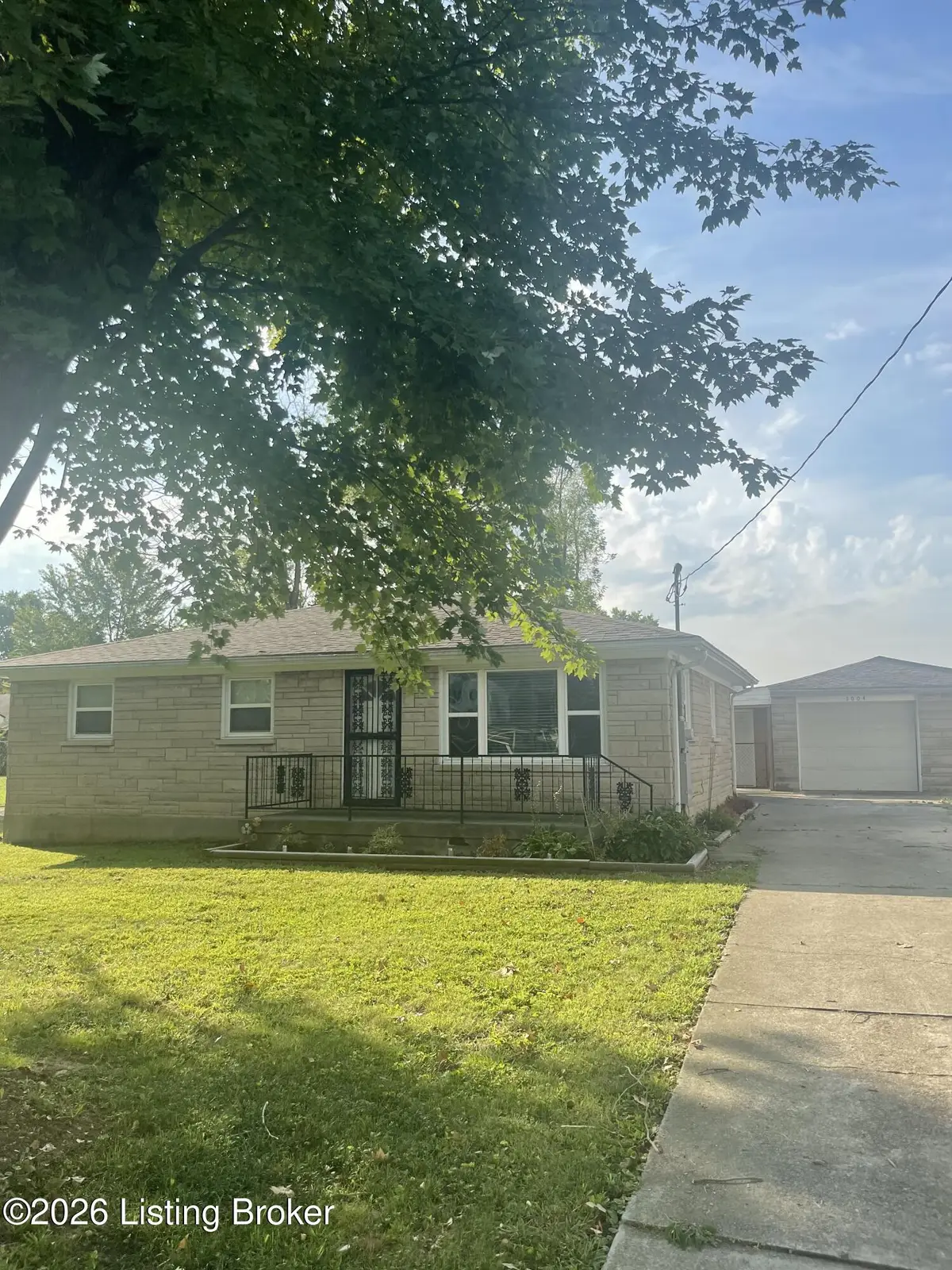 5004 Kendall Rd, Louisville, KY 40272 - #1