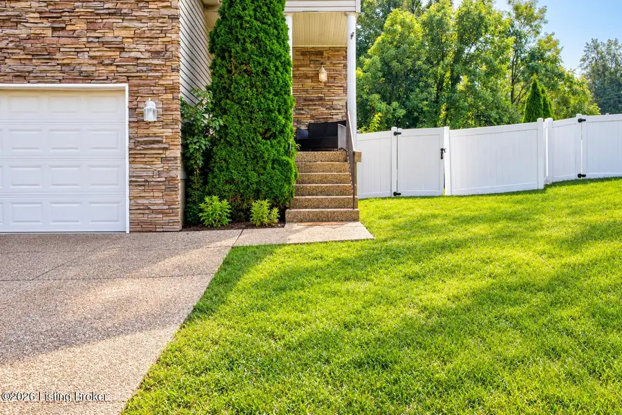 6514 Bridleview Cir, Louisville, KY 40228 - #3