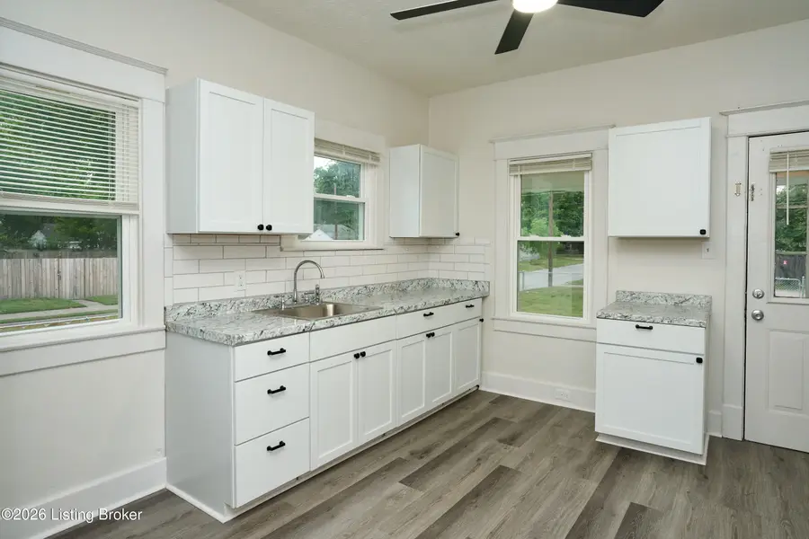3701 Kahlert Ave, Louisville, KY 40215 - #3