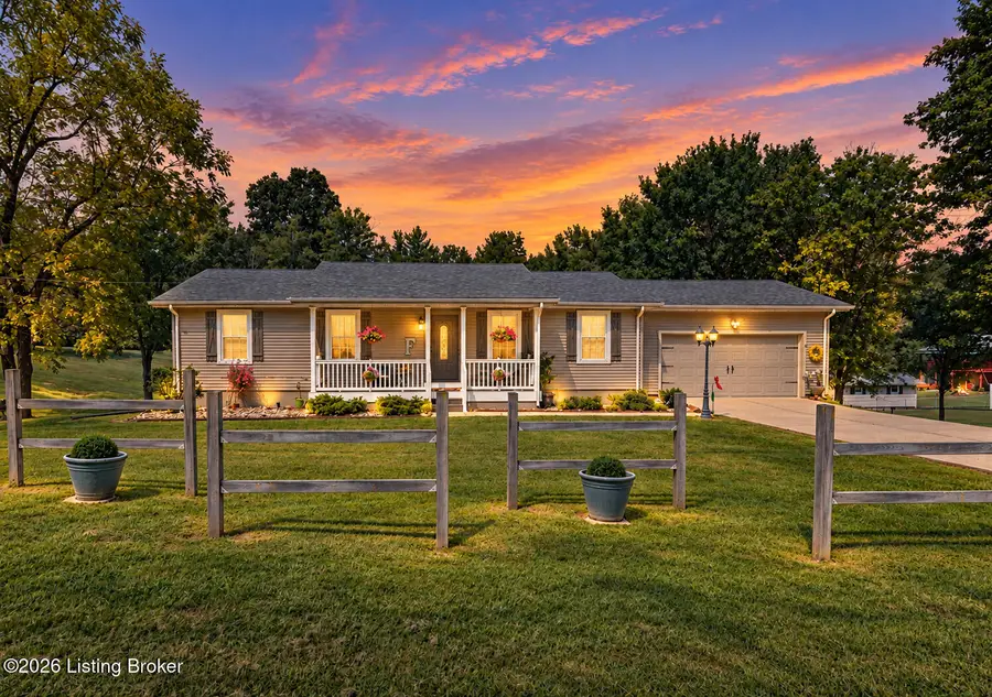 900 Hickory Dr, Vine Grove, KY 40175 - #2