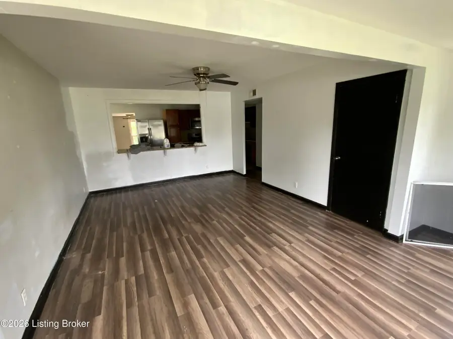 141 Meadowood Rd, Louisville, KY 40229 - #3
