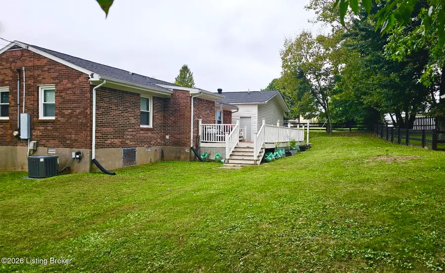 422 Vernon St, Eminence, KY 40019 - #2