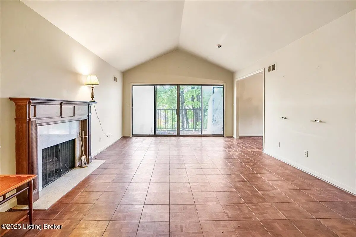 2500 Glenmary Ave #APT 303, Louisville, KY 40204 - #1