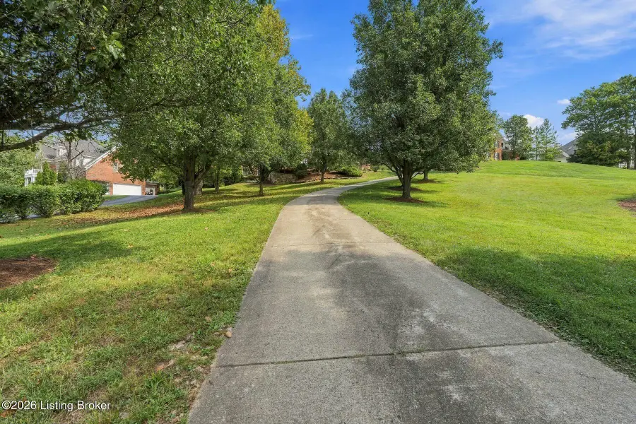 8618 Westover Dr, Prospect, KY 40059 - #3