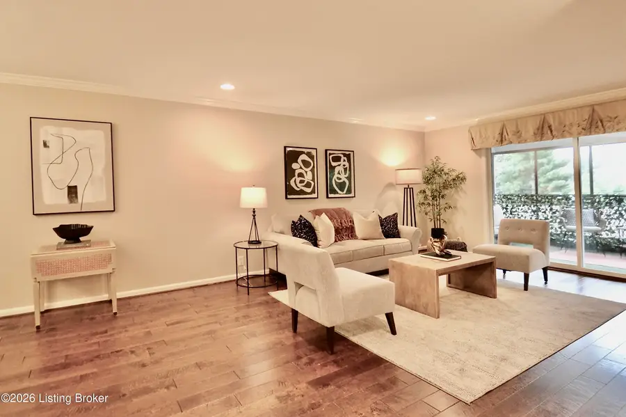 651 Breckenridge Ln #APT 202, Louisville, KY 40207 - #2