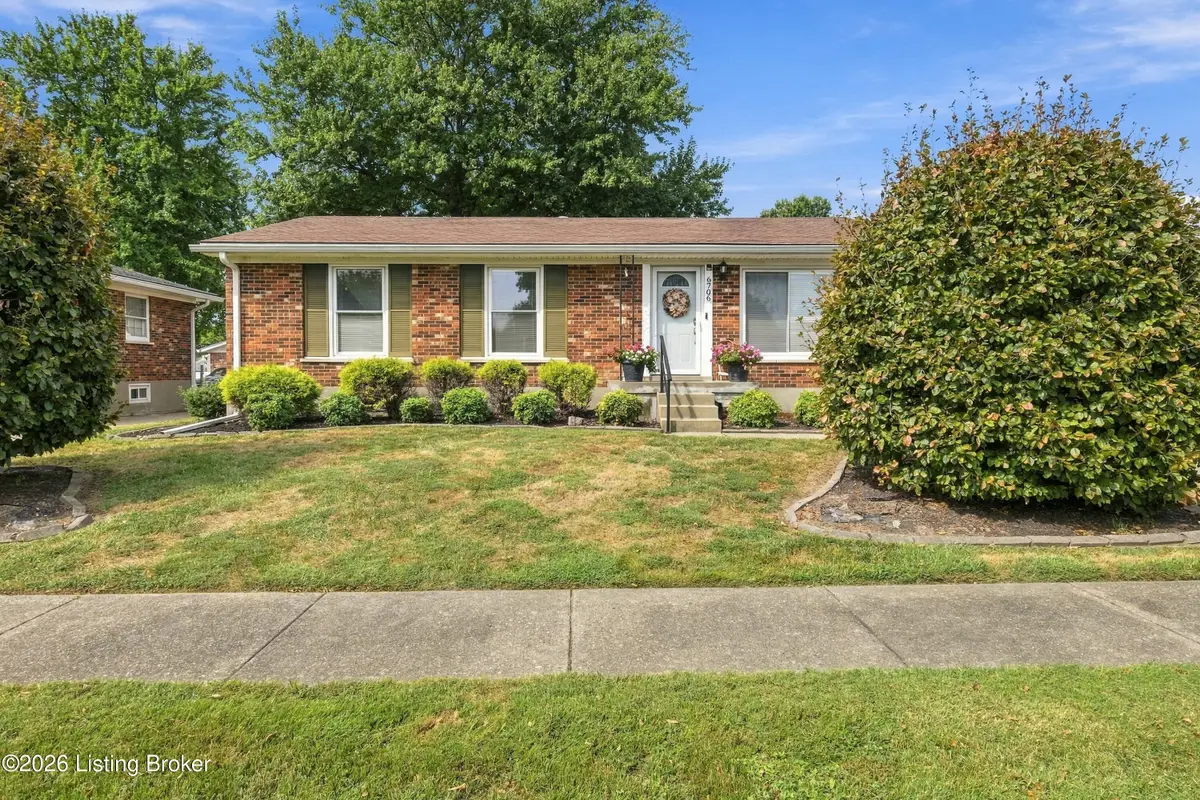 6706 Cape Ct, Louisville, KY 40219 - #1