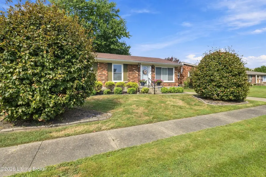 6706 Cape Ct, Louisville, KY 40219 - #2