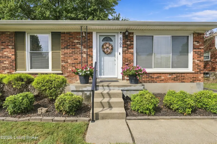 6706 Cape Ct, Louisville, KY 40219 - #3