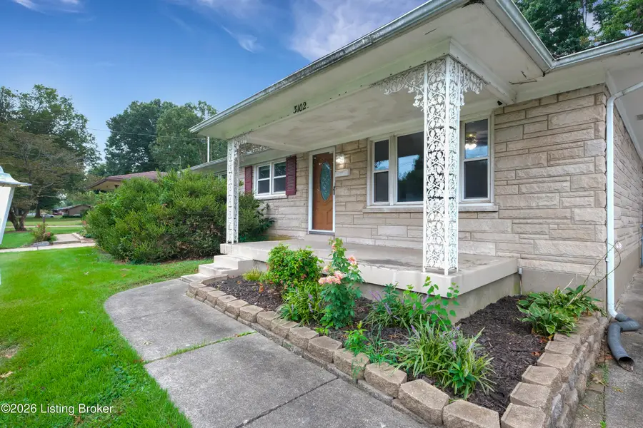 3102 Flair Knoll Dr, Louisville, KY 40216 - #2