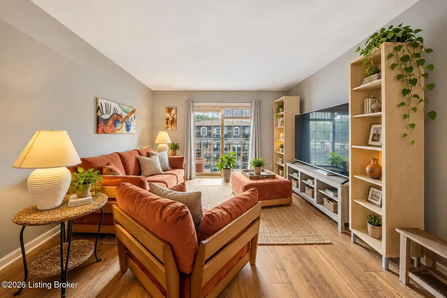 308 Chanel Ct #APT 6, Louisville, KY 40218 - #2