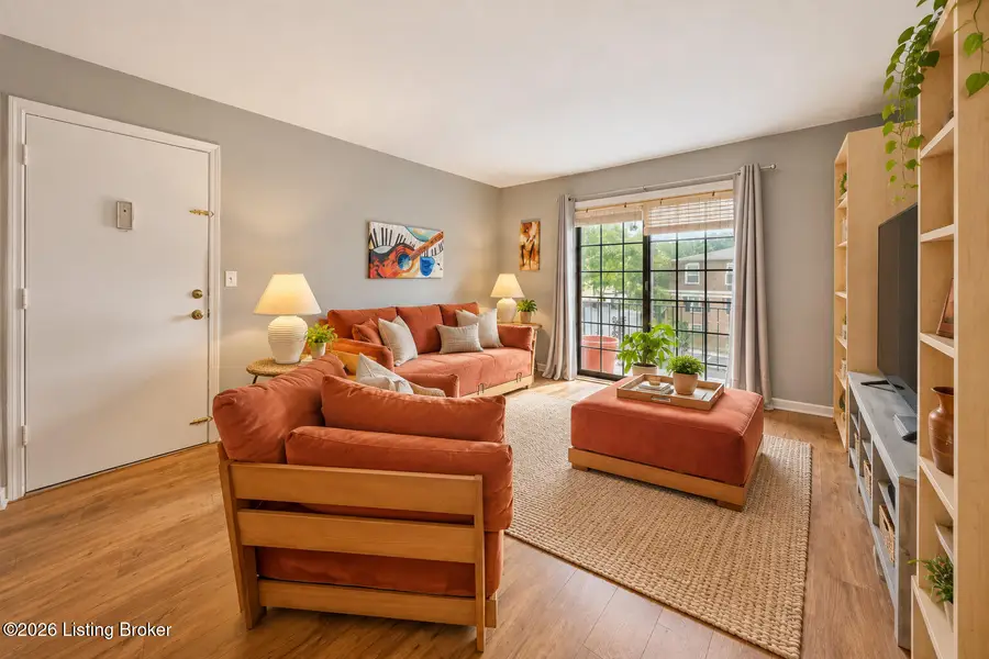308 Chanel Ct #APT 6, Louisville, KY 40218 - #3
