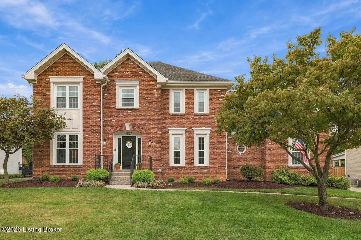 807 Foxfire Dr, Louisville, KY 40223 - #1