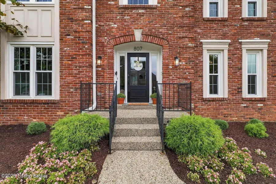 807 Foxfire Dr, Louisville, KY 40223 - #3