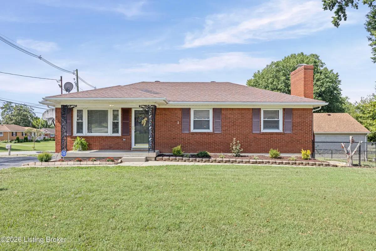 6908 Ledgerock Rd, Louisville, KY 40219 - #1