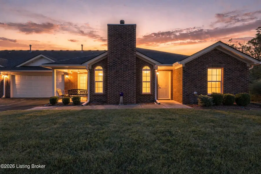 5222 Sand Wood Ln, Louisville, KY 40272 - #2