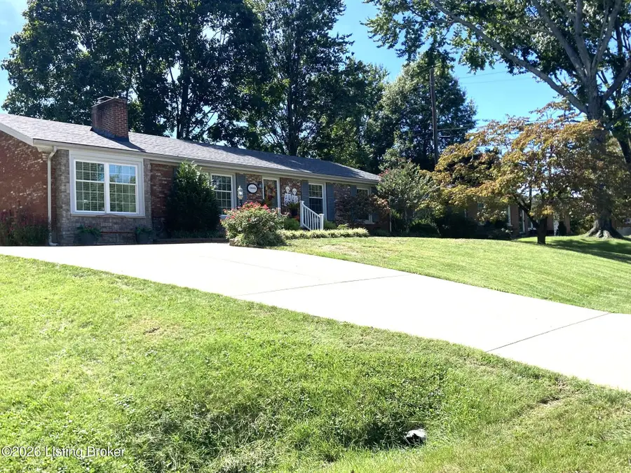 10003 Silverwood Ln, Louisville, KY 40272 - #3