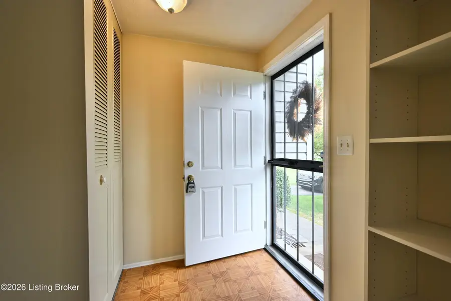 107 Canyon Ct, Louisville, KY 40229 - #2