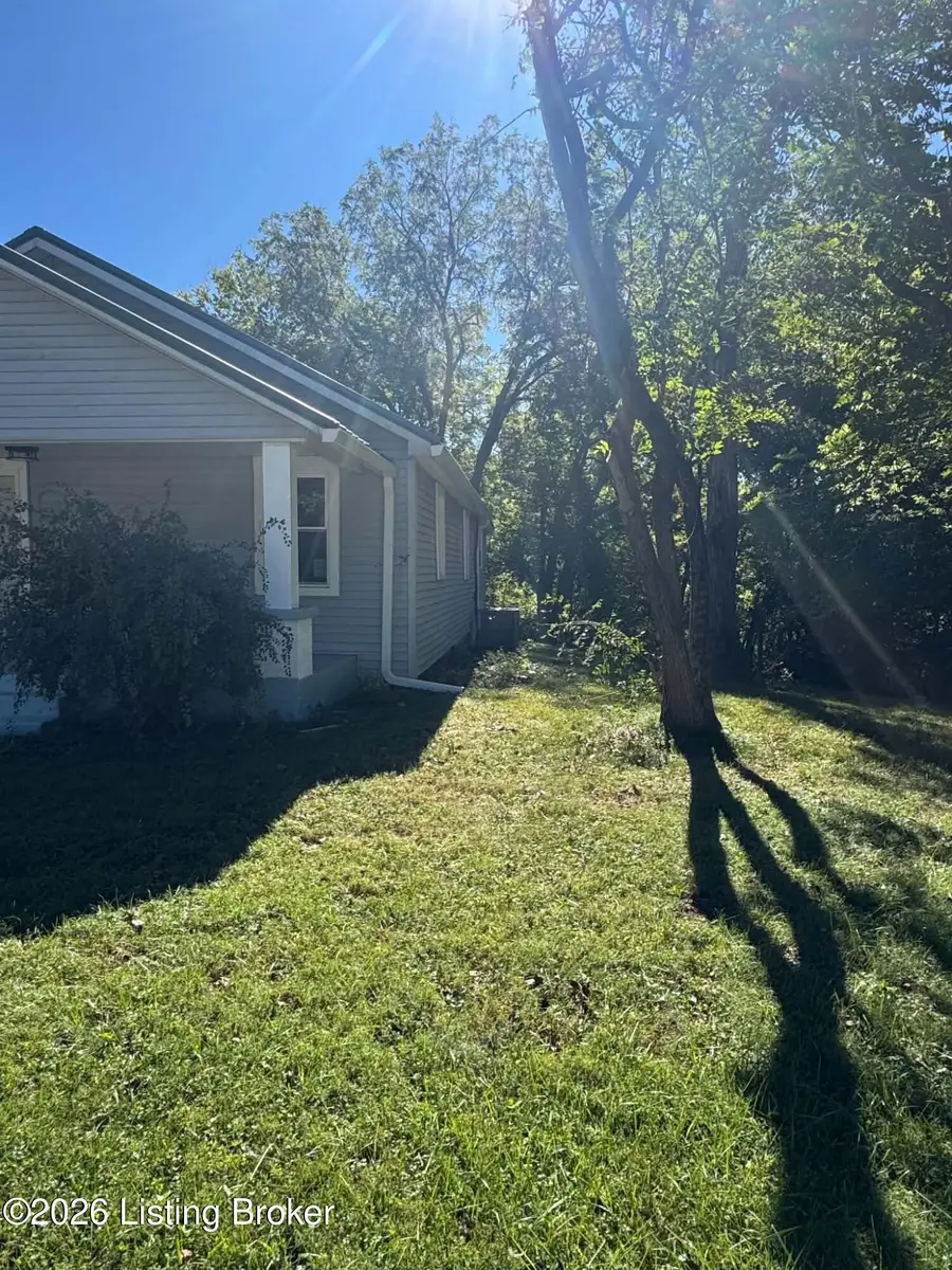 420 Park St, Cave City, KY 42127 - #2