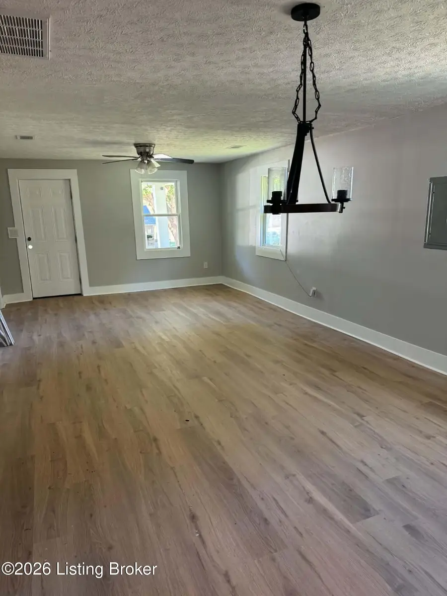 420 Park St, Cave City, KY 42127 - #3