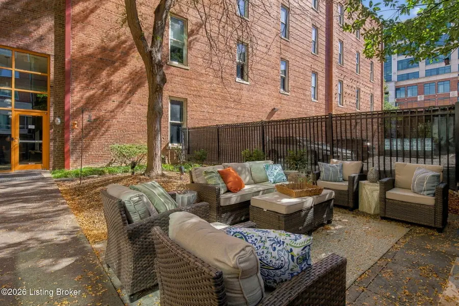 309 E Market St #302, Louisville, KY 40202 - #2