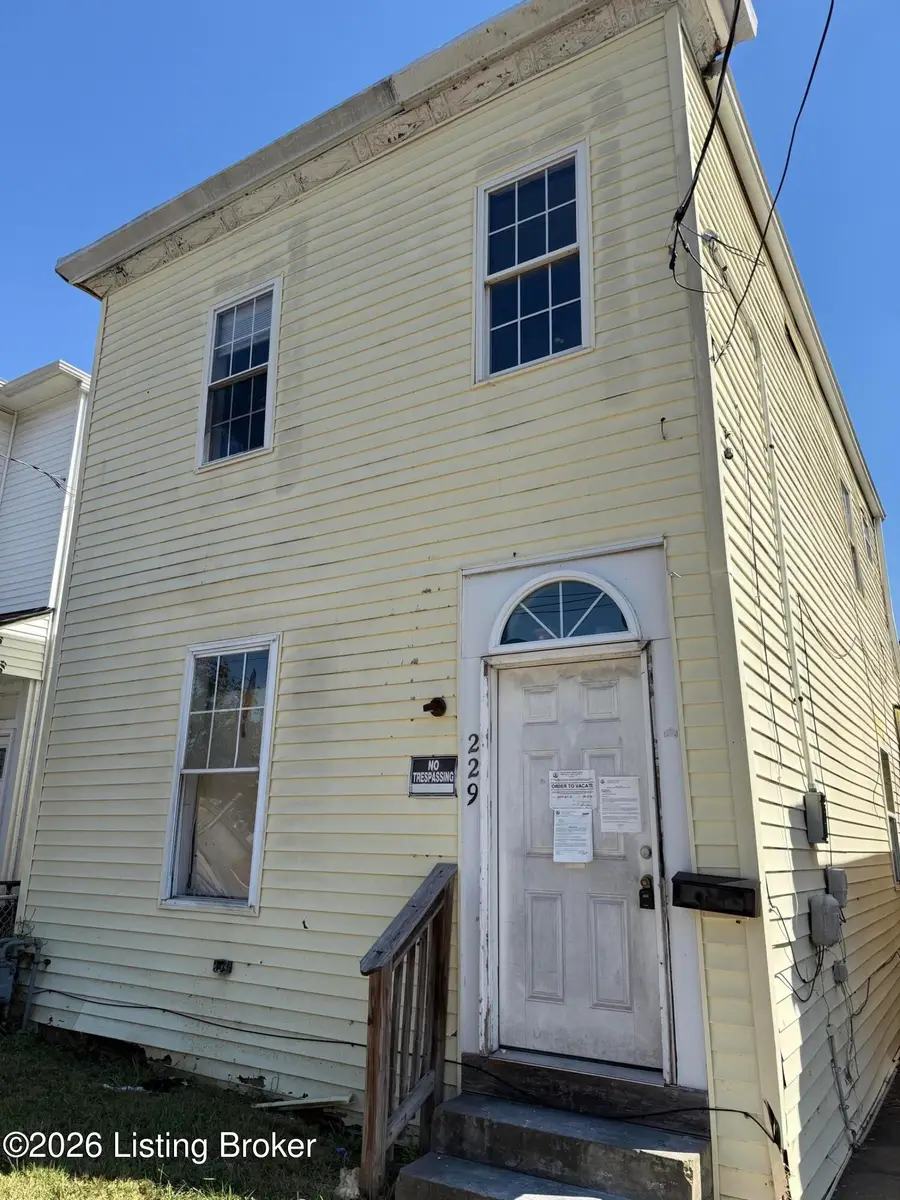 229 N 26th St, Louisville, KY 40212 - #3