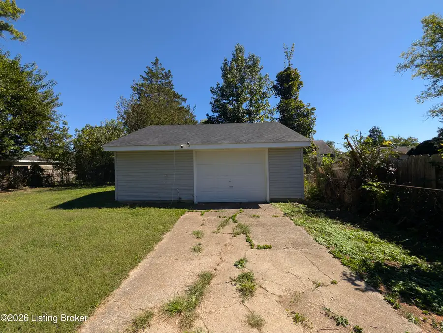 13011 Ashlawn Dr, Louisville, KY 40272 - #2