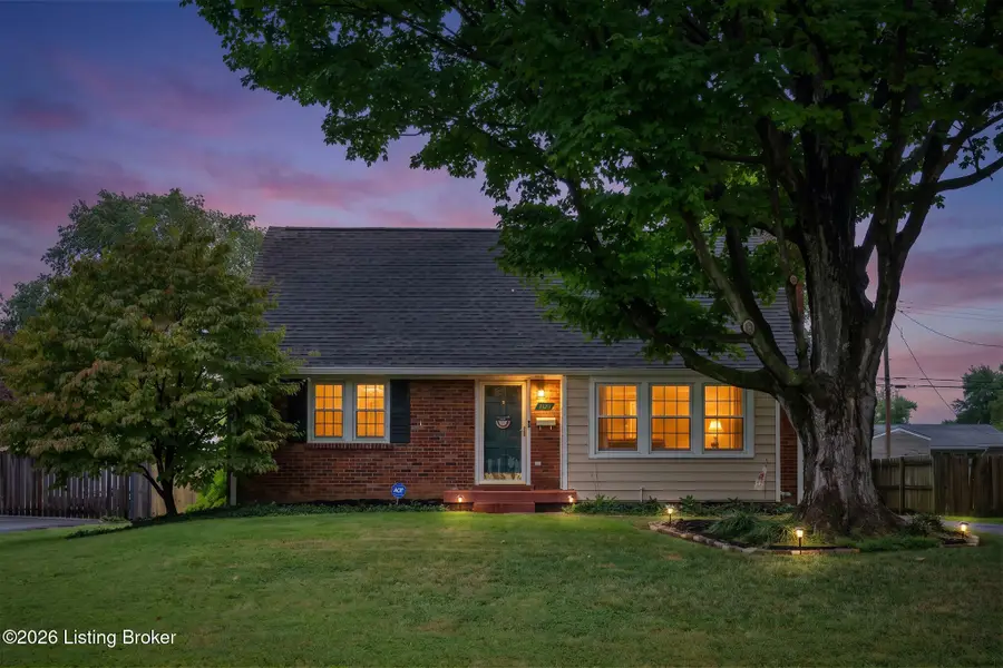 3323 Wellingmoor Ave, Louisville, KY 40218 - #2