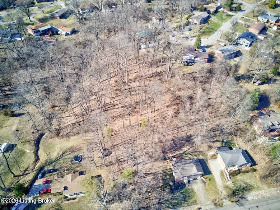 6302 Oak Valley Dr, Louisville, KY 40214 - #3