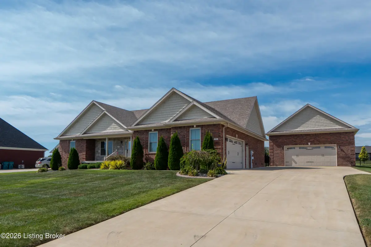 260 Brennan Ct, Shepherdsville, KY 40165 - #1