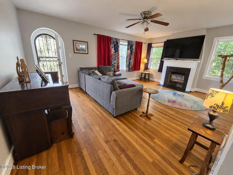 2328 Keswick Blvd, Louisville, KY 40217 - #2