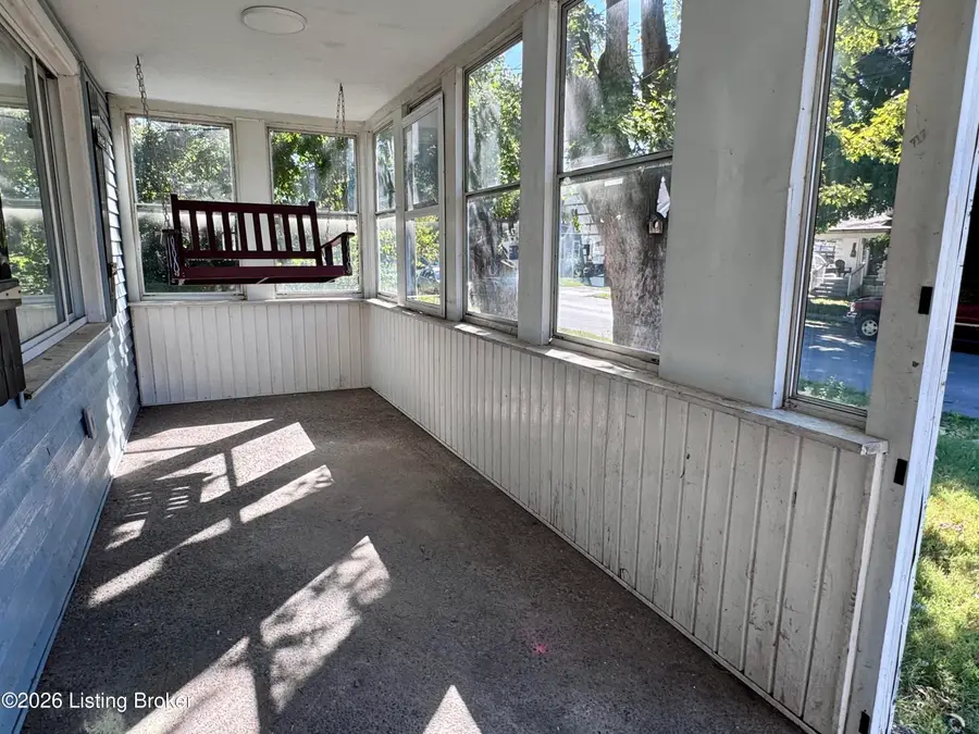 717 W Evelyn Ave, Louisville, KY 40215 - #2