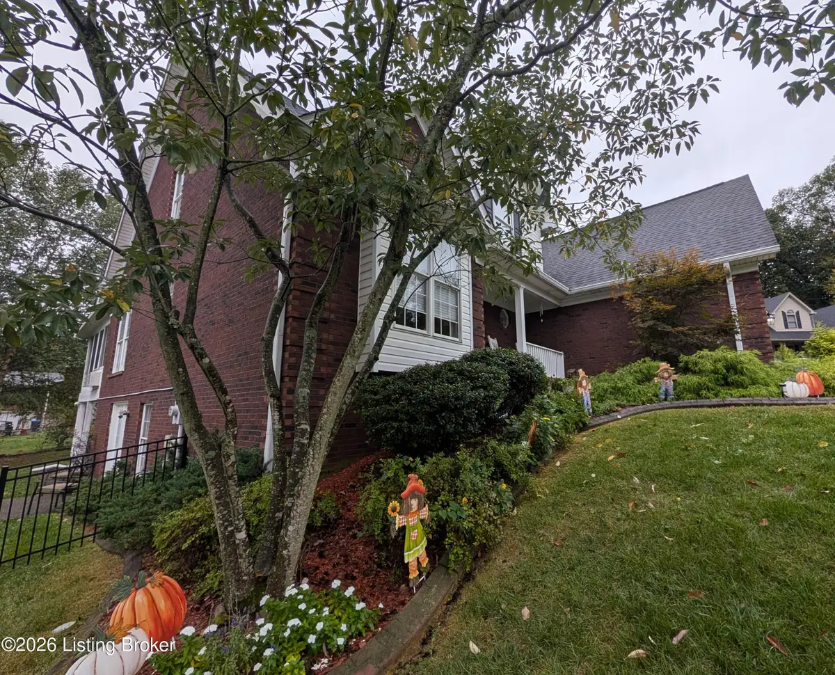 6204 Cottage Ridge Pl, Louisville, KY 40214 - #1