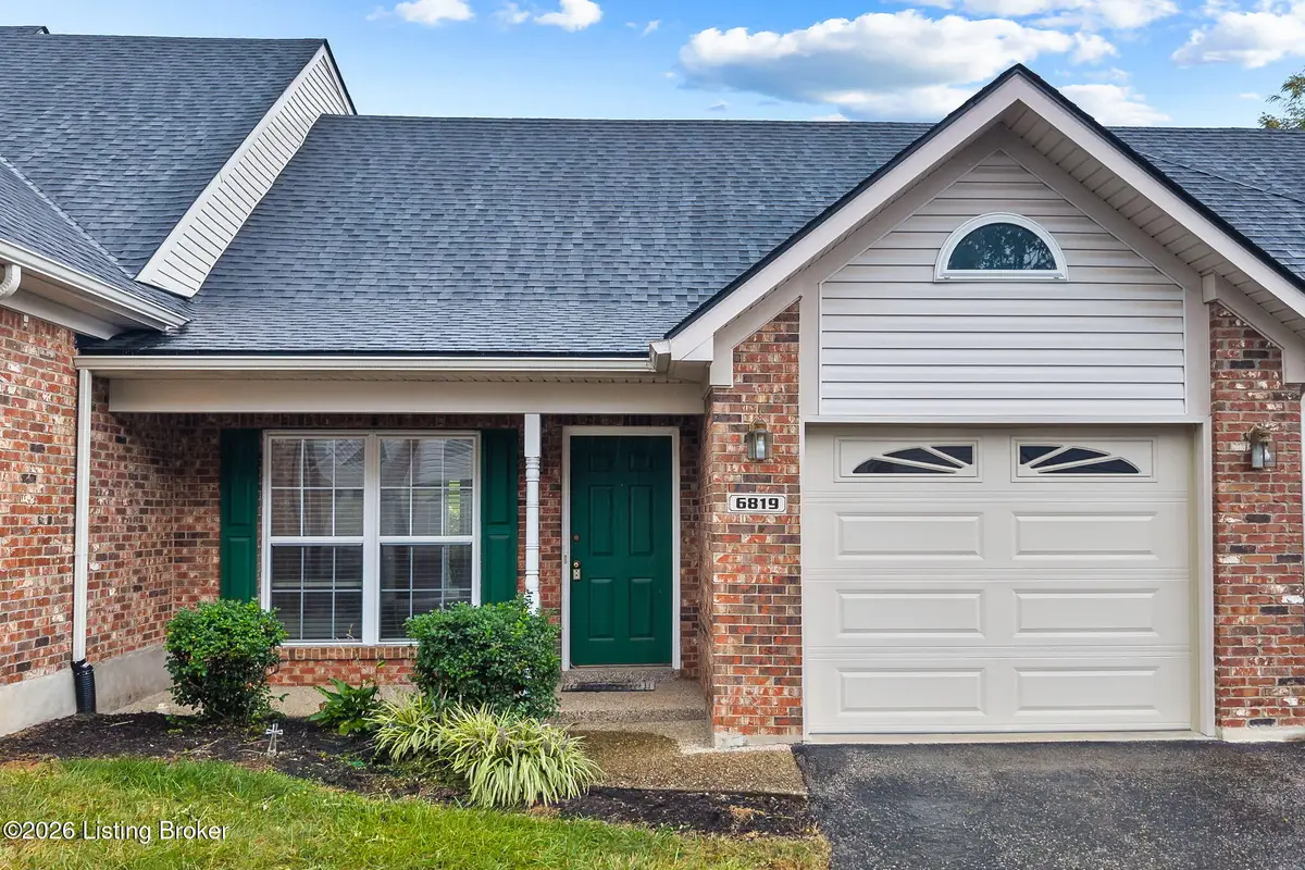 6819 Wynde Manor Dr, Louisville, KY 40228 - #1