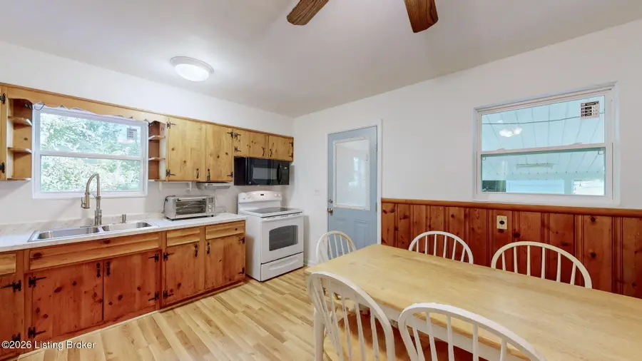 9212 Vevey Rd, Louisville, KY 40291 - #3
