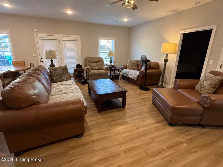 211 Bullitt Creek Dr # 15, Shepherdsville, KY 40165 - #3
