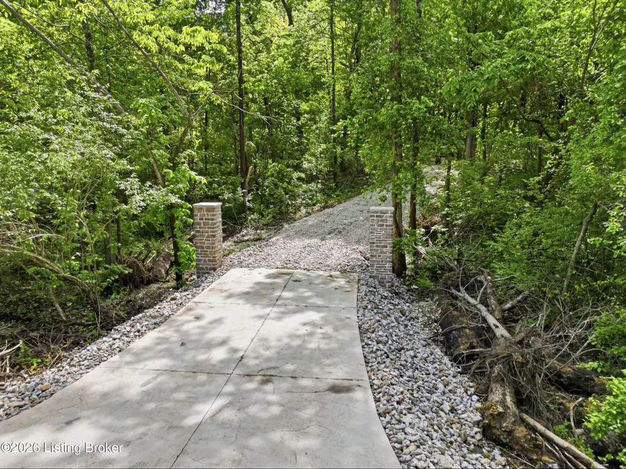 5900 Billtown Rd, Louisville, KY 40299 - #2