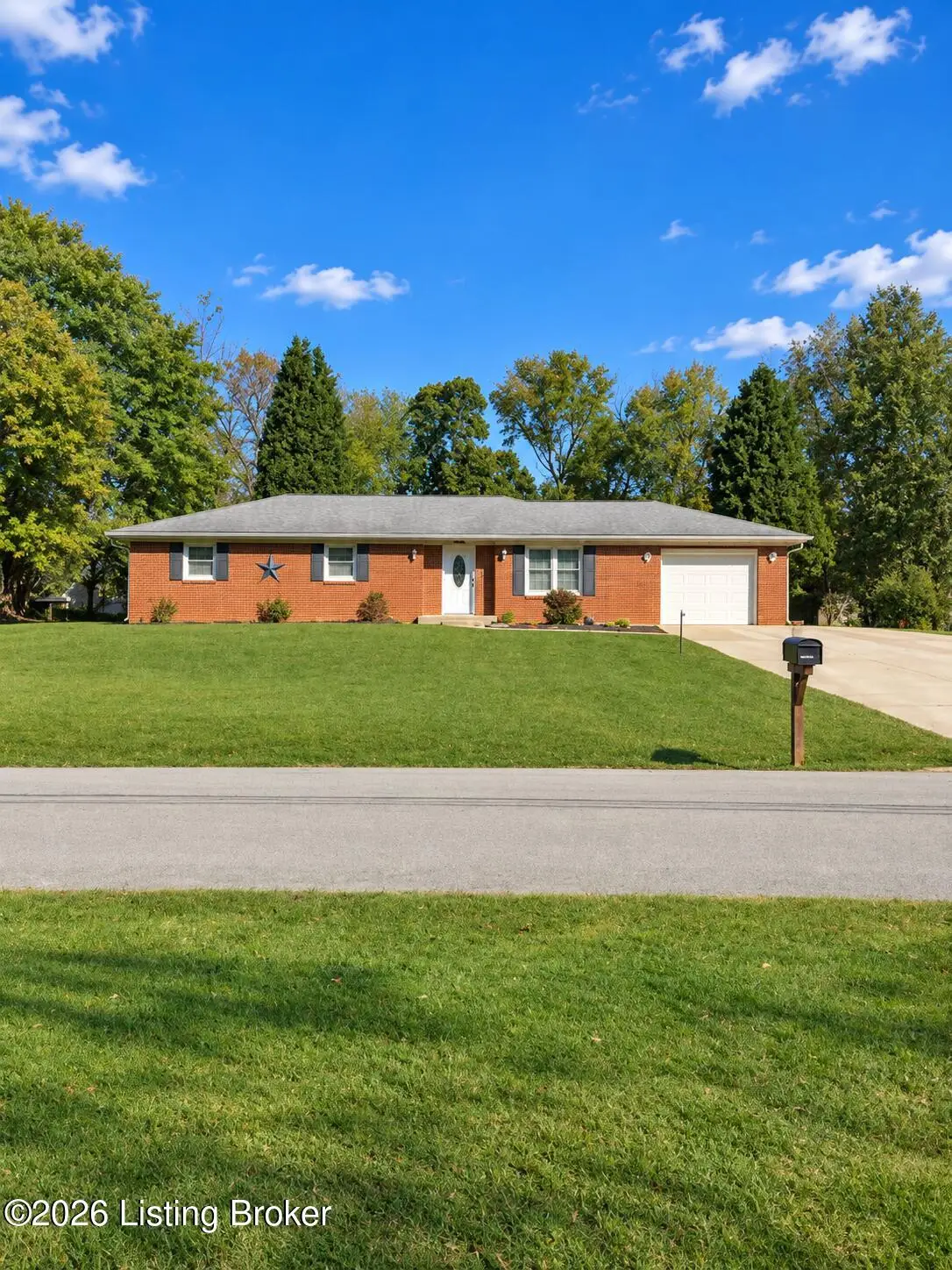 1416 Tucker Dr, Bardstown, KY 40004 - #1